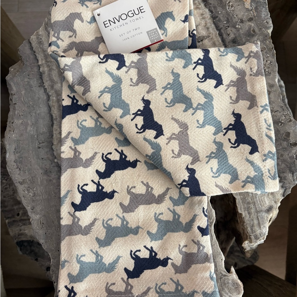 NWT Envogue Equestrian Print Kitchen Towel - Picture 3 of 4